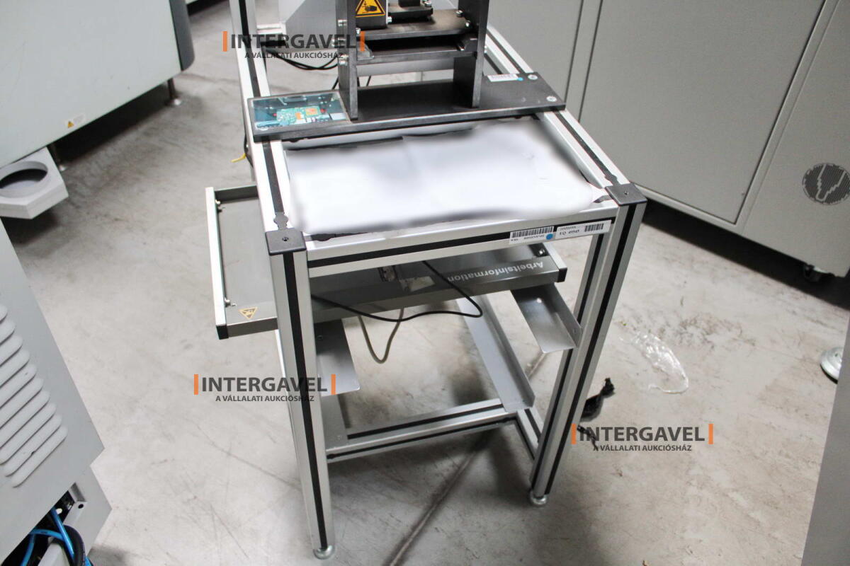 Bontott szerelő munkahely 2