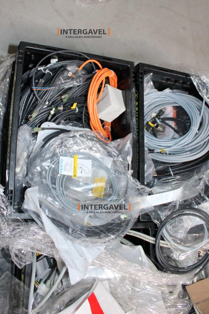 Vegyes alkatrészek 6