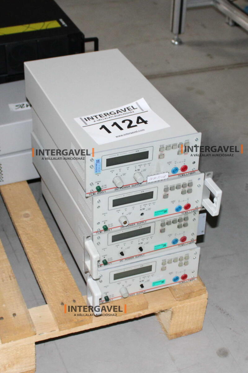 Tápegység (TCELLNER, TCE 8951) és RF terminal 8
