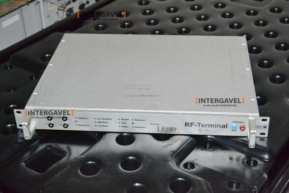Tápegység (TCELLNER, TCE 8951) és RF terminal 11