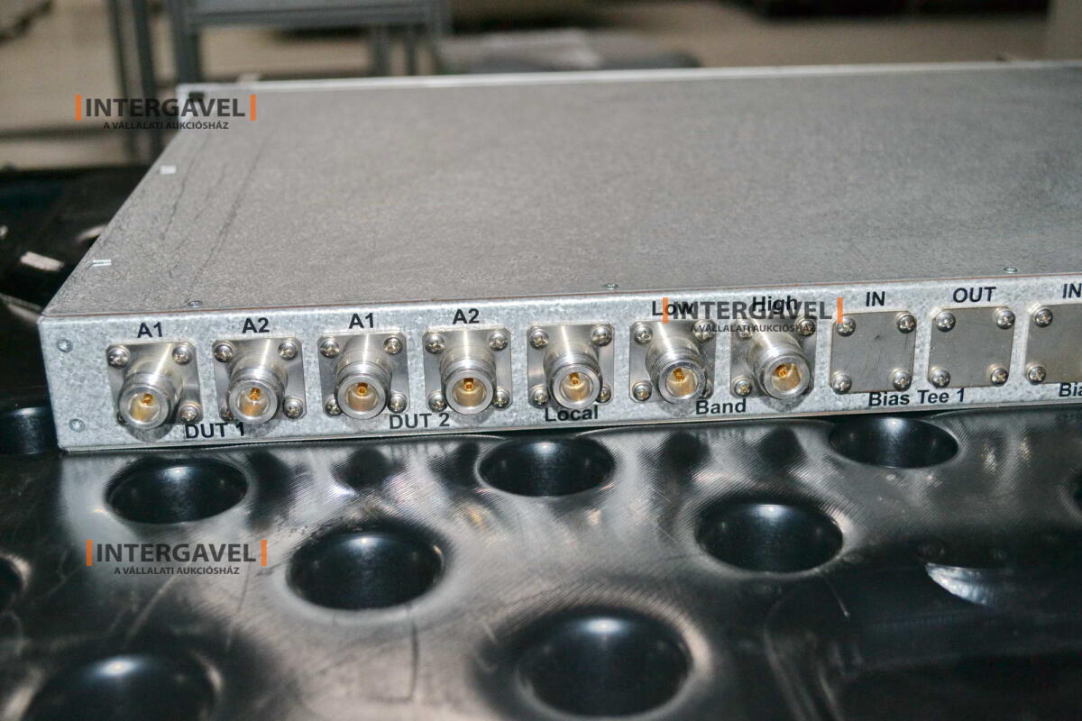 Tápegység (TCELLNER, TCE 8951) és RF terminal 15