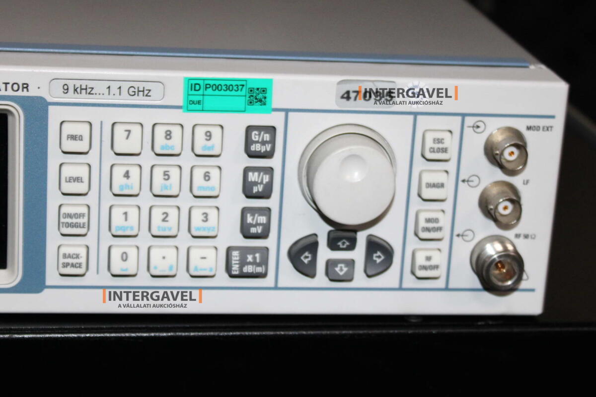 Signal generator (Rohde & Schwarz, SMB 100 A) és egyéb műszerek 3