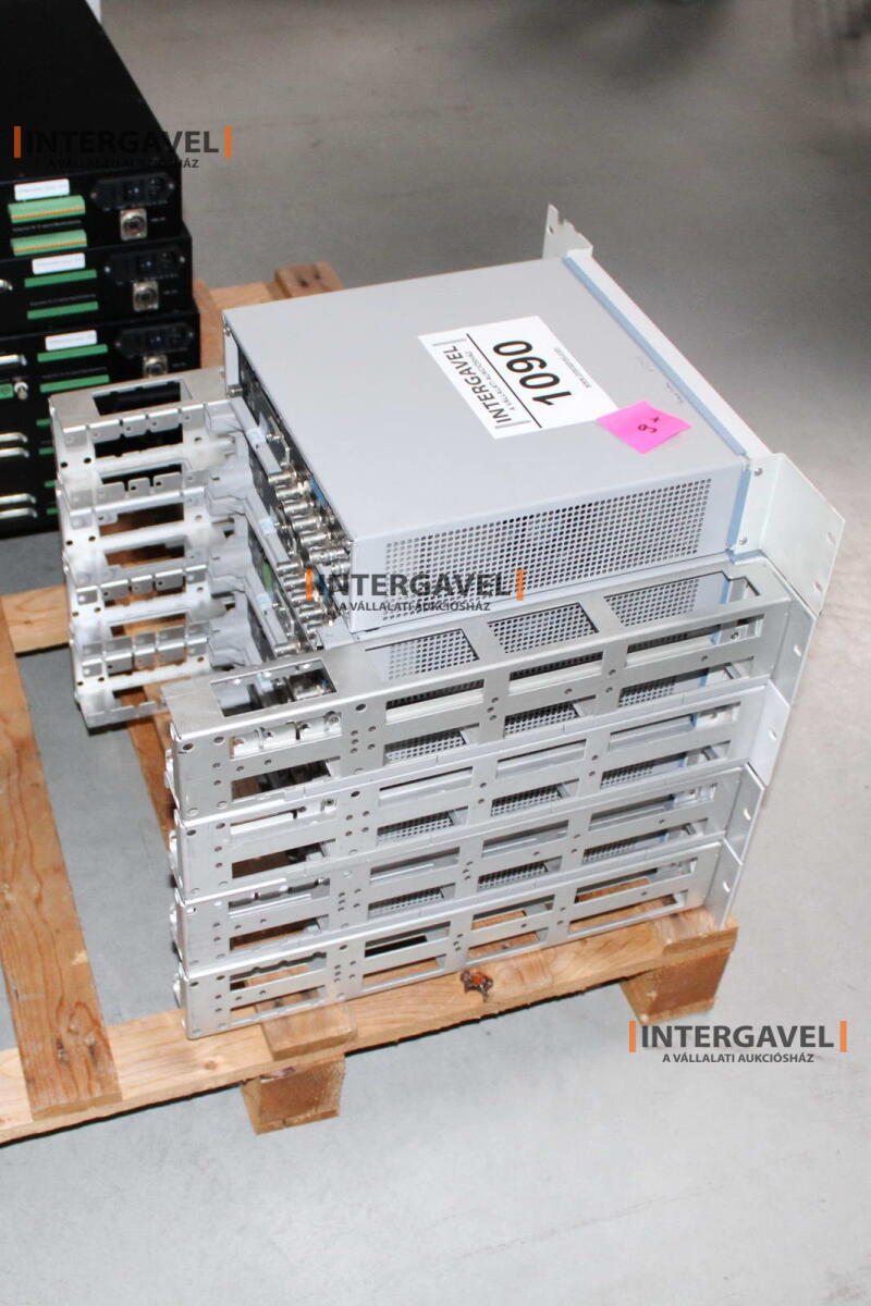 Signal generator (Rohde & Schwarz, SMB 100 A) és egyéb műszerek 8