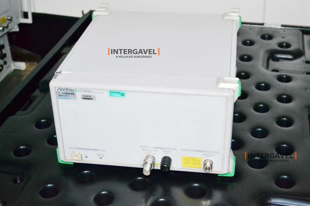 Signal generator (Rohde & Schwarz, SMB 100 A) és egyéb műszerek 13