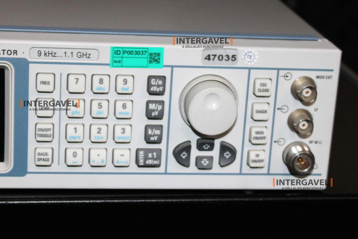 Signal generator (Rohde & Schwarz, SMB 100 A) és egyéb műszerek 3
