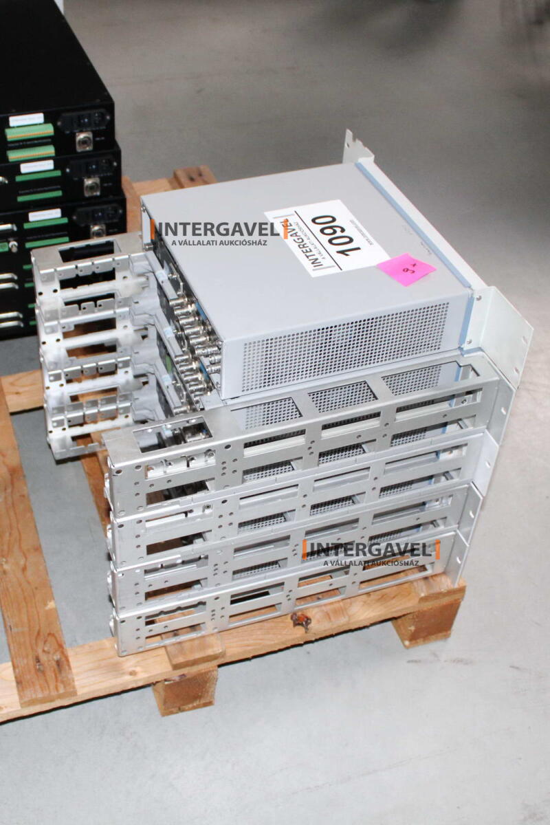 Signal generator (Rohde & Schwarz, SMB 100 A) és egyéb műszerek 8