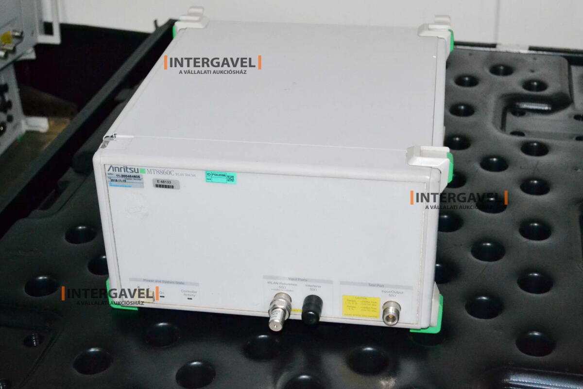 Signal generator (Rohde & Schwarz, SMB 100 A) és egyéb műszerek 13