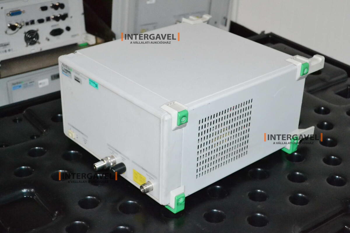 Signal generator (Rohde & Schwarz, SMB 100 A) és egyéb műszerek 17