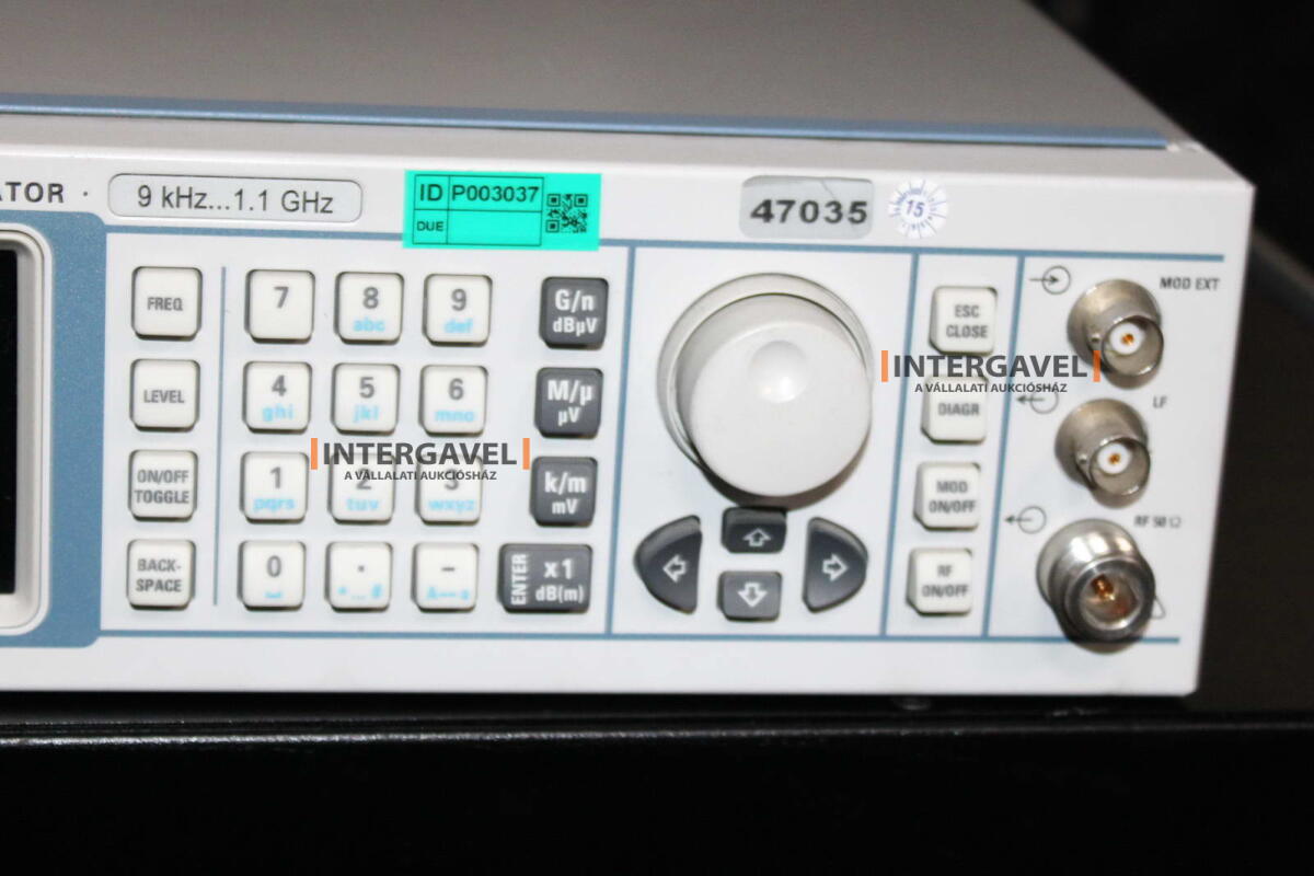 Signal generator (Rohde & Schwarz, SMB 100 A) és egyéb műszerek 3