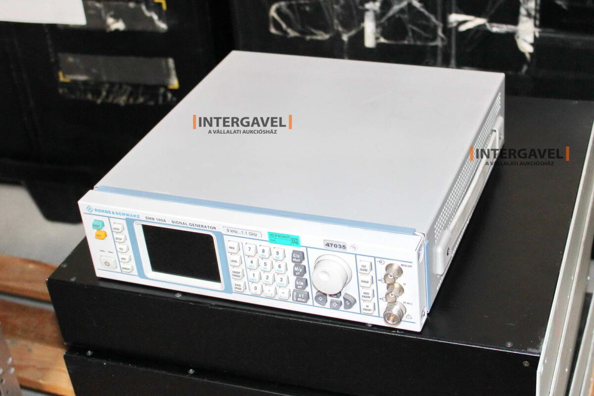 Signal generator (Rohde & Schwarz, SMB 100 A) és egyéb műszerek 4