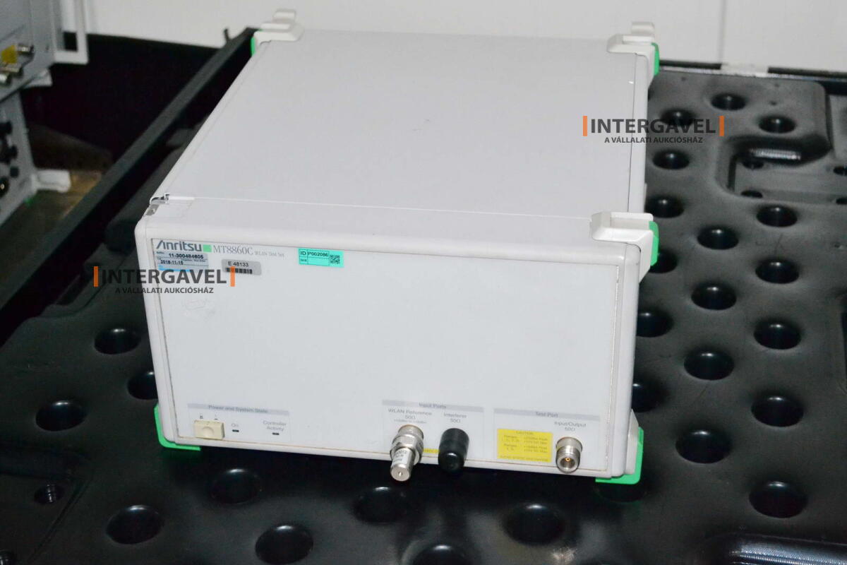 Signal generator (Rohde & Schwarz, SMB 100 A) és egyéb műszerek 13