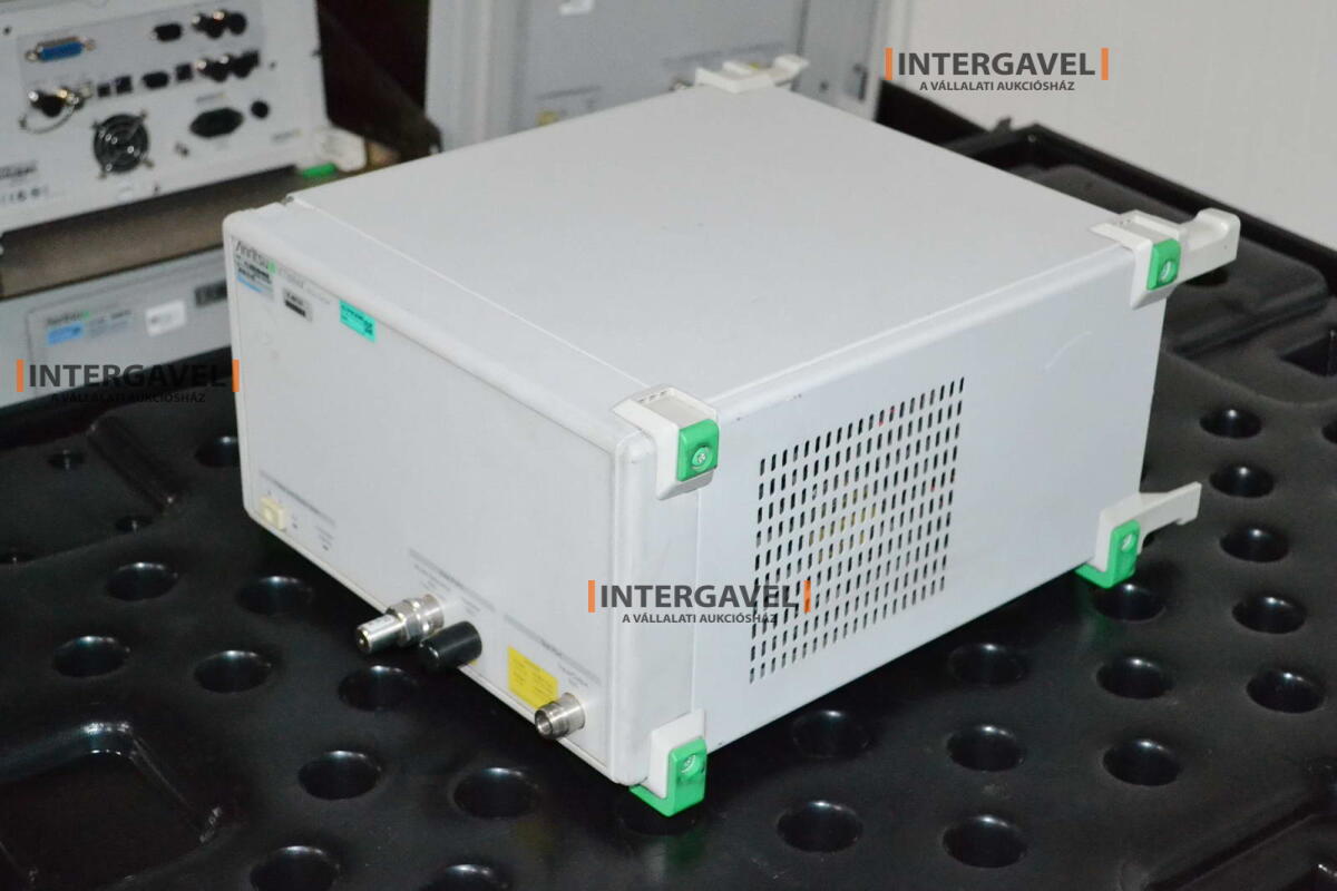 Signal generator (Rohde & Schwarz, SMB 100 A) és egyéb műszerek 17