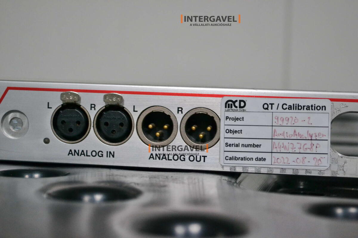 Signal generator (Rohde & Schwarz, SMB 100 A) és egyéb műszerek 23