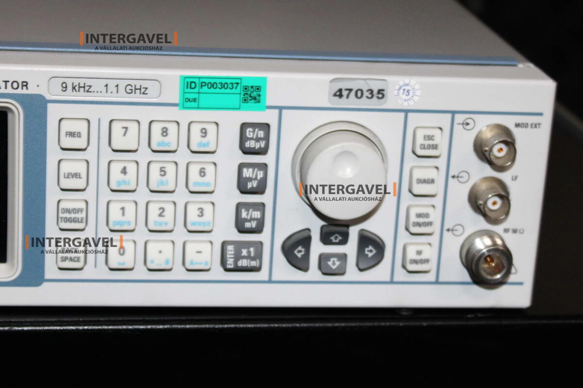 Signal generator (Rohde & Schwarz, SMB 100 A) és egyéb műszerek 3