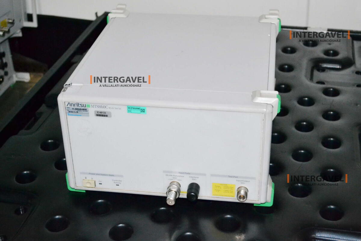 Signal generator (Rohde & Schwarz, SMB 100 A) és egyéb műszerek 13