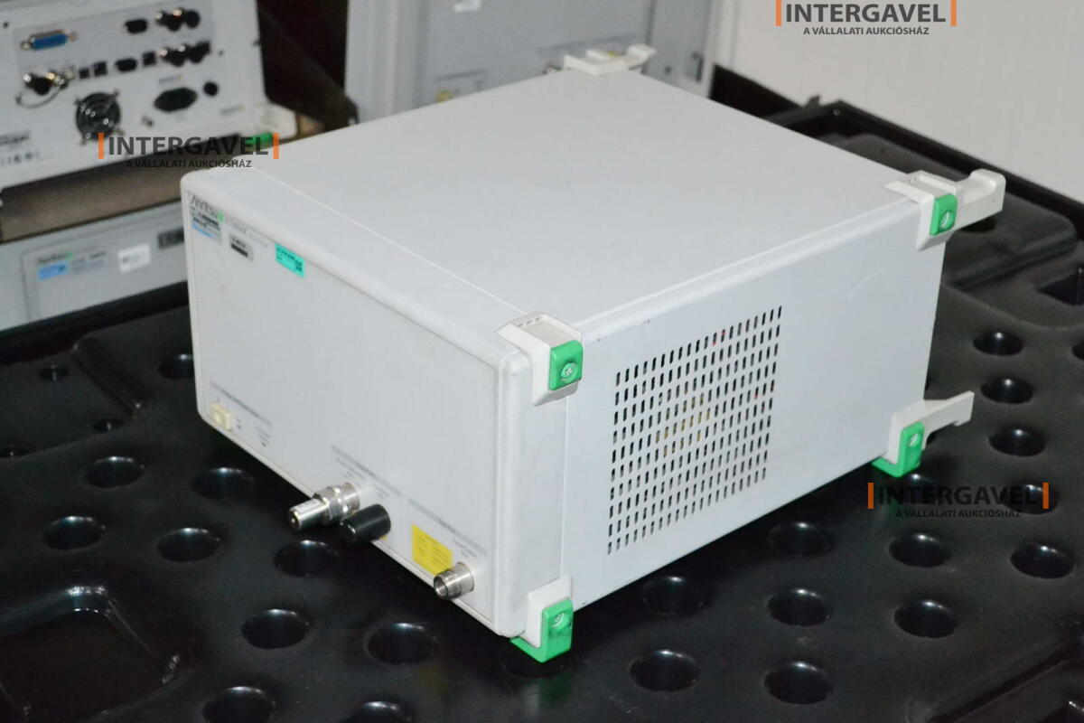 Signal generator (Rohde & Schwarz, SMB 100 A) és egyéb műszerek 17