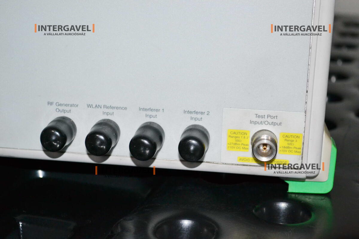 Signal generator (Rohde & Schwarz, SMB 100 A) és egyéb műszerek 30