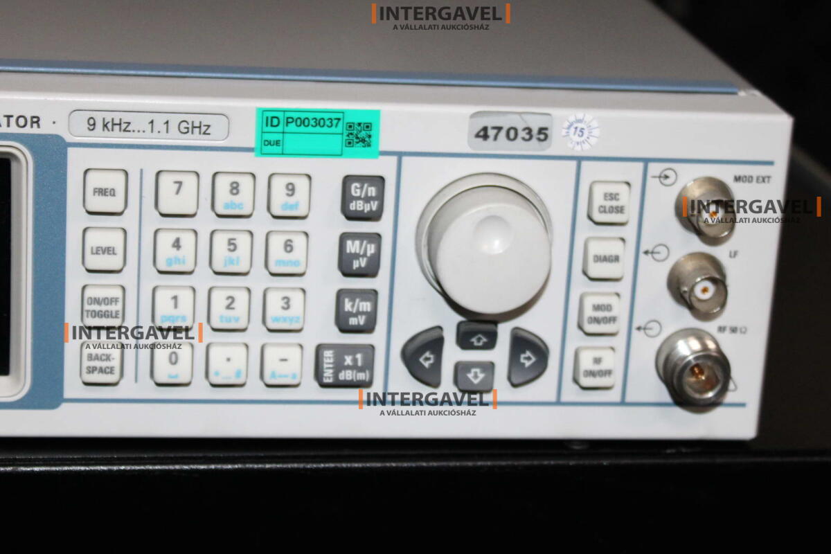 Signal generator (Rohde & Schwarz, SMB 100 A) és egyéb műszerek 3