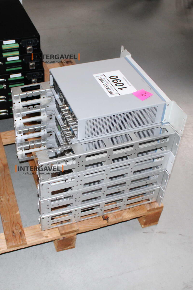 Signal generator (Rohde & Schwarz, SMB 100 A) és egyéb műszerek 8