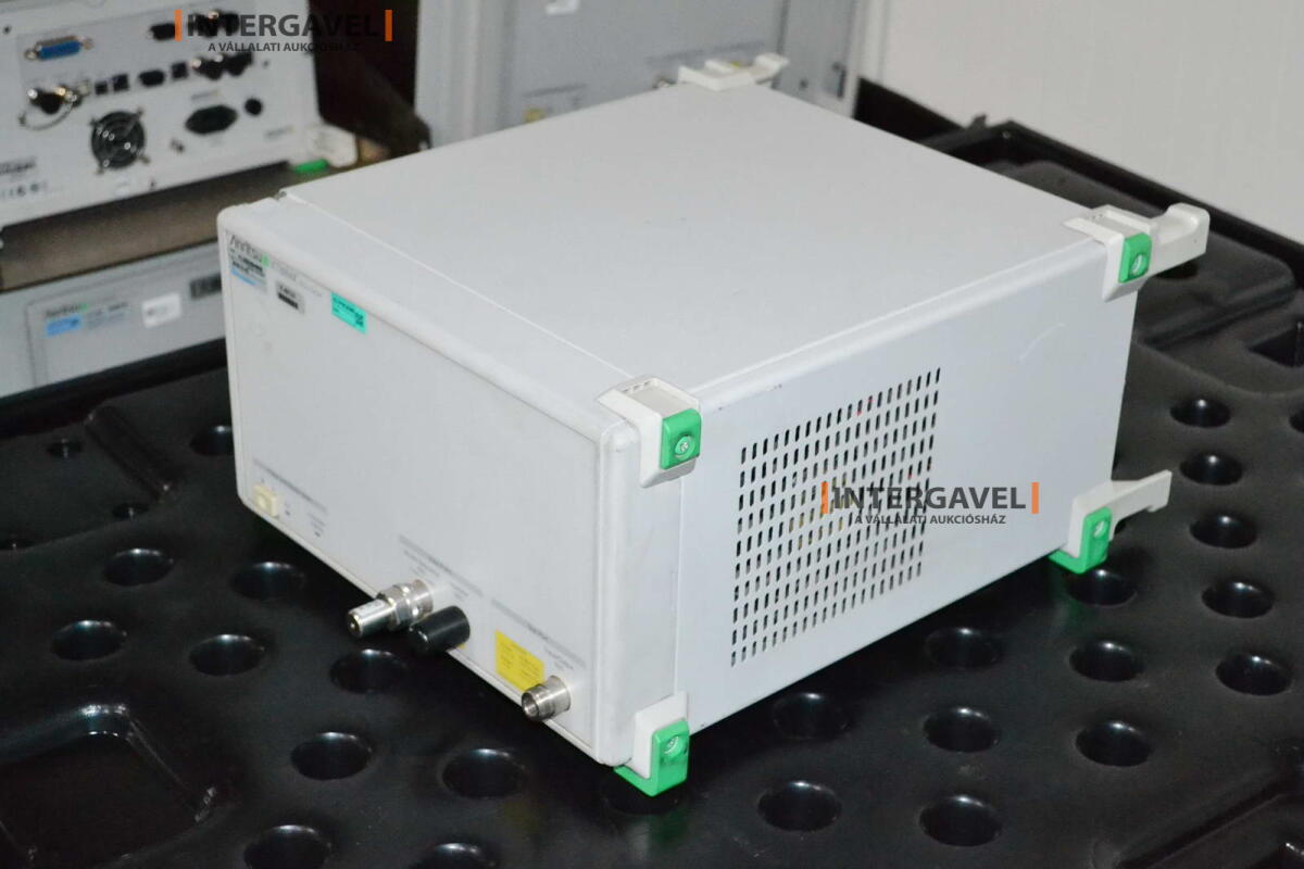 Signal generator (Rohde & Schwarz, SMB 100 A) és egyéb műszerek 17