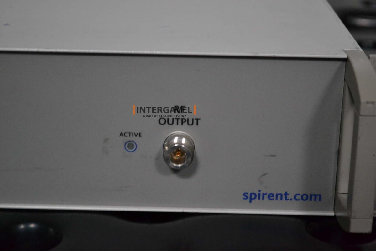 Signal generator (Rohde & Schwarz, SMB 100 A) és egyéb műszerek 30