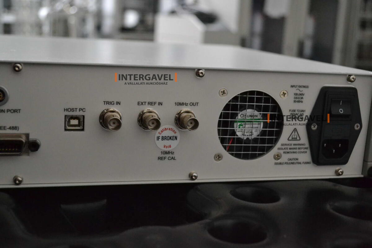 Signal generator (Rohde & Schwarz, SMB 100 A) és egyéb műszerek 33