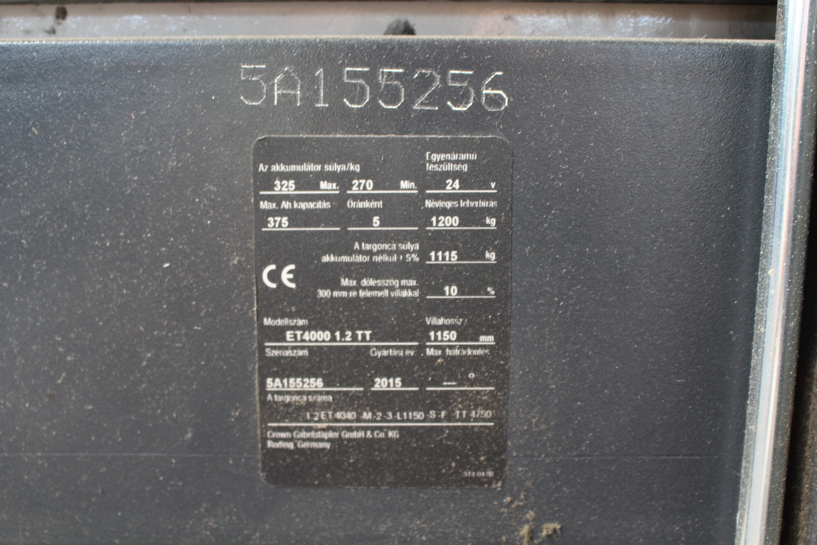 Magasemelésű vezetőplatformos raklapmozgató 2