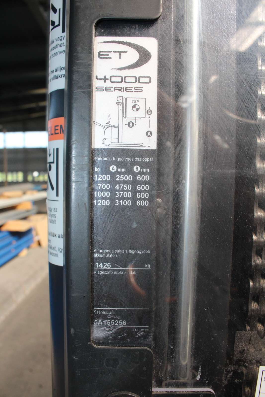 Magasemelésű vezetőplatformos raklapmozgató 6