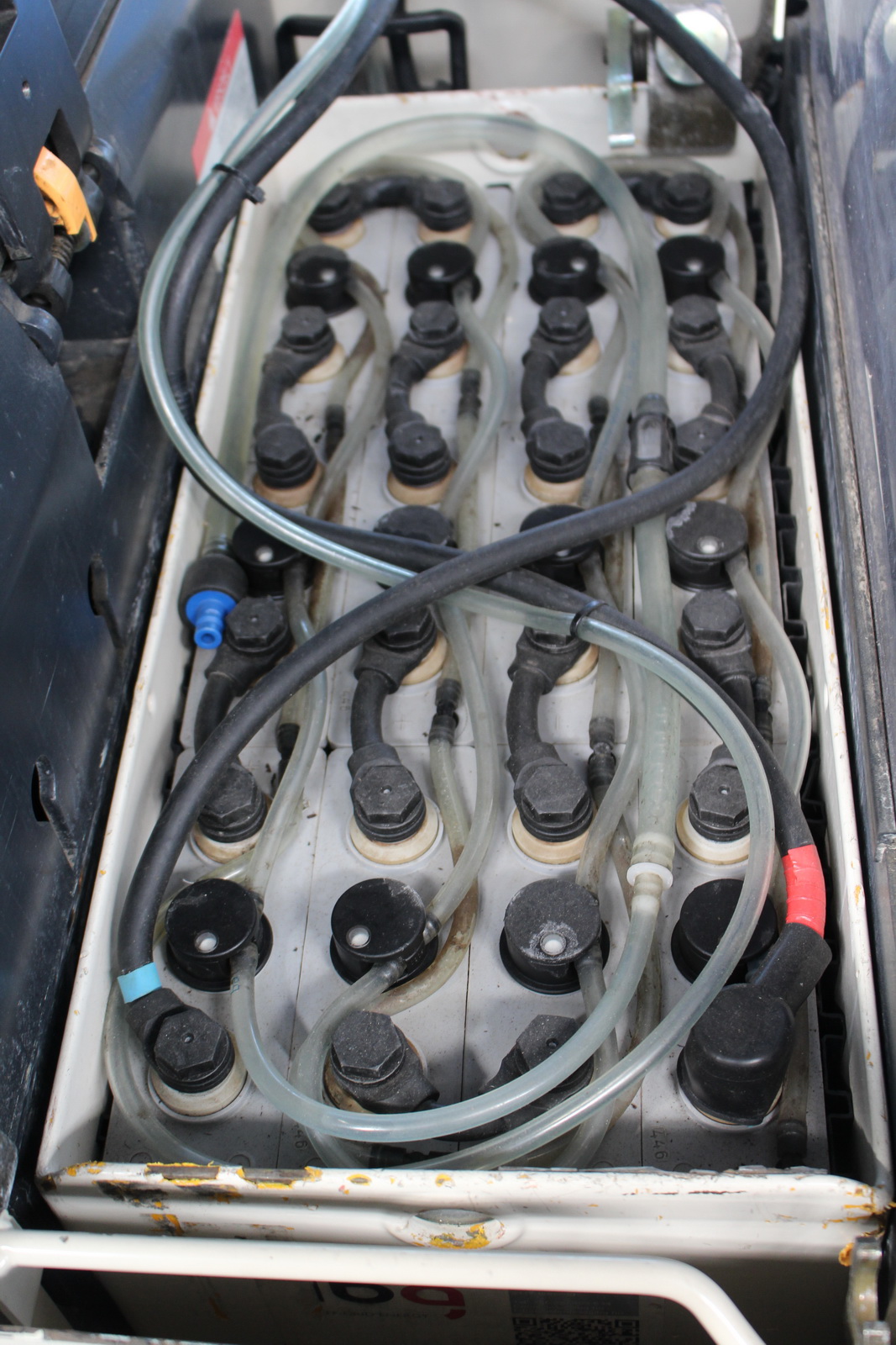 Magasemelésű vezetőplatformos raklapmozgató 7