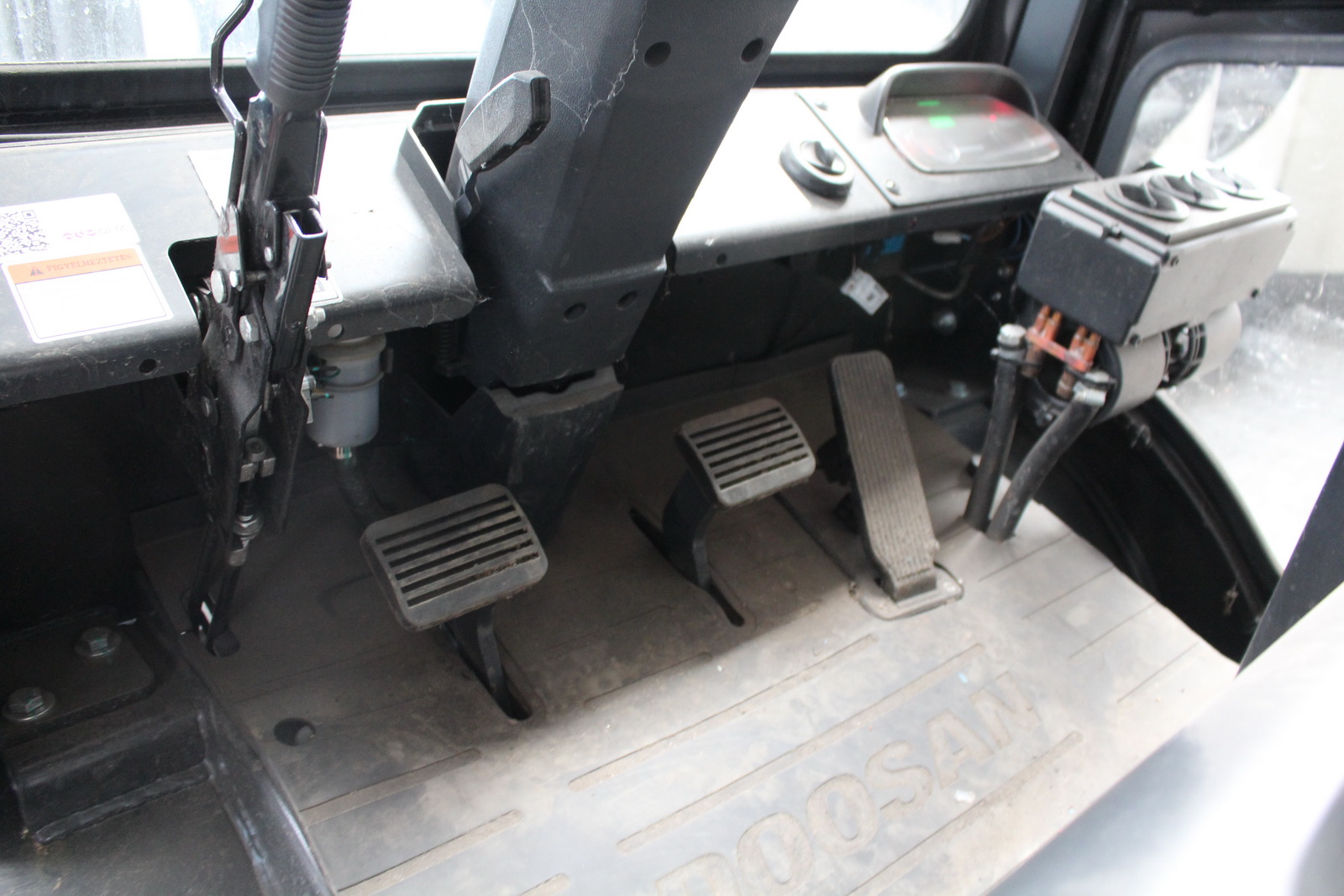 Homlokvillás targonca (gázos) 9