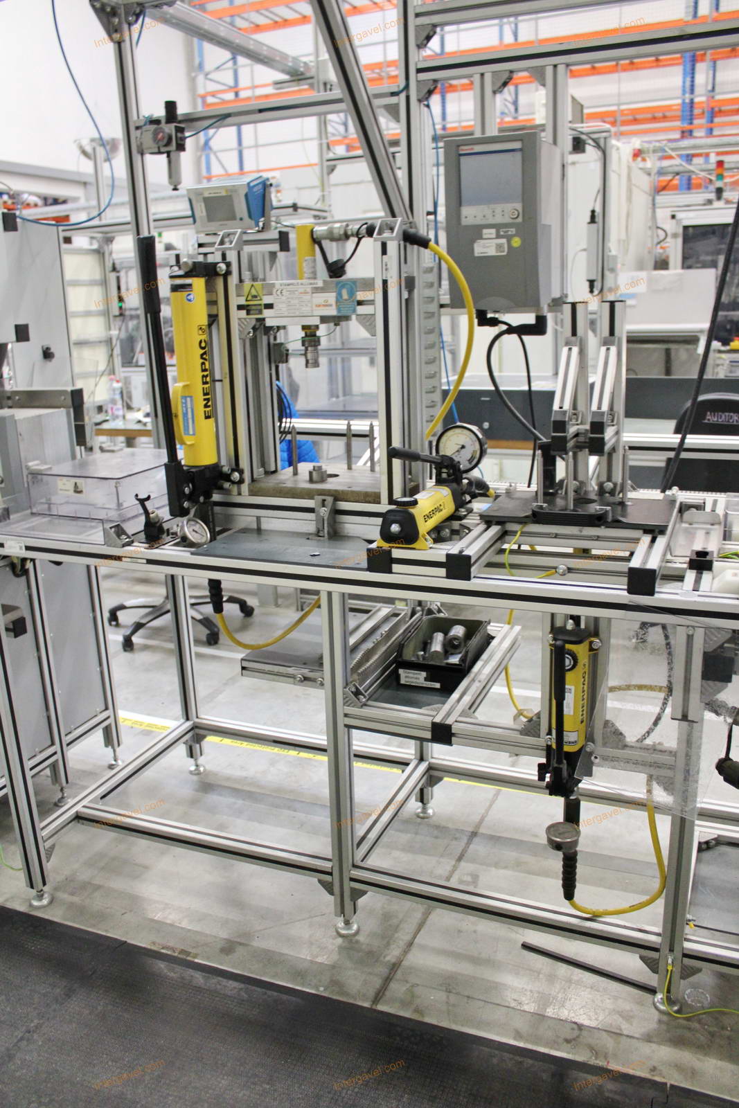 Szerelő munkahely 6