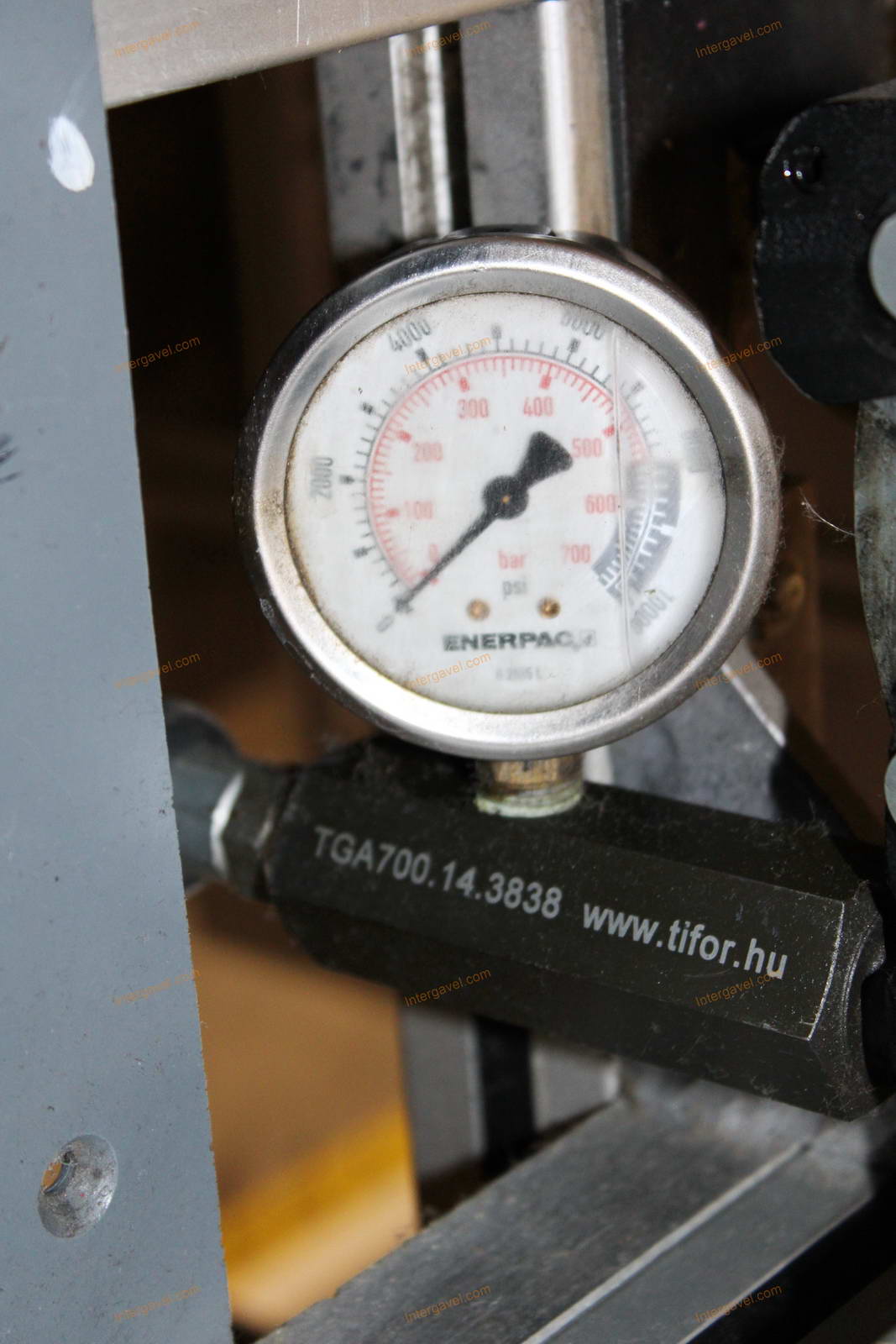 Szerelő munkahely 10