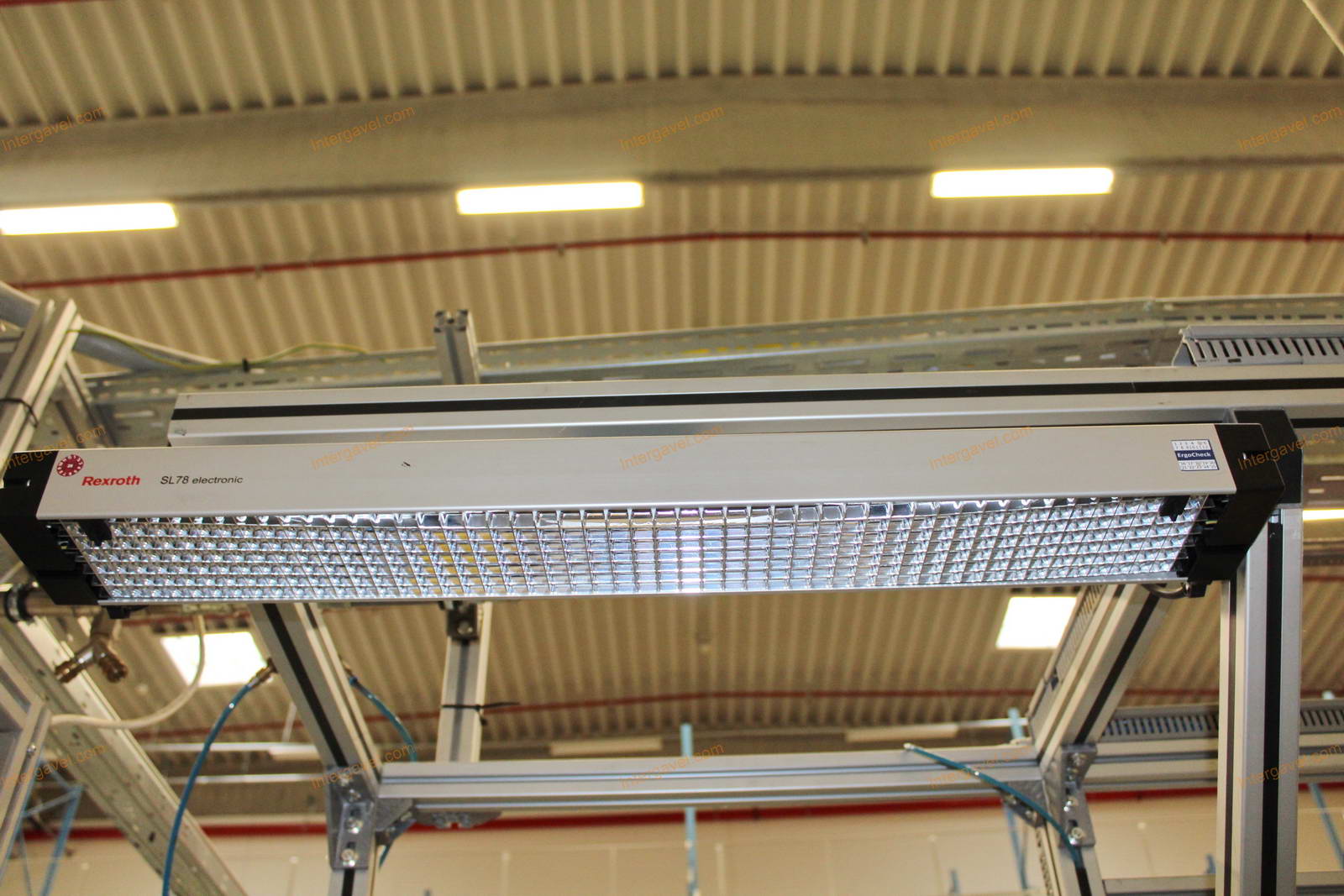 Szerelő munkahely 16