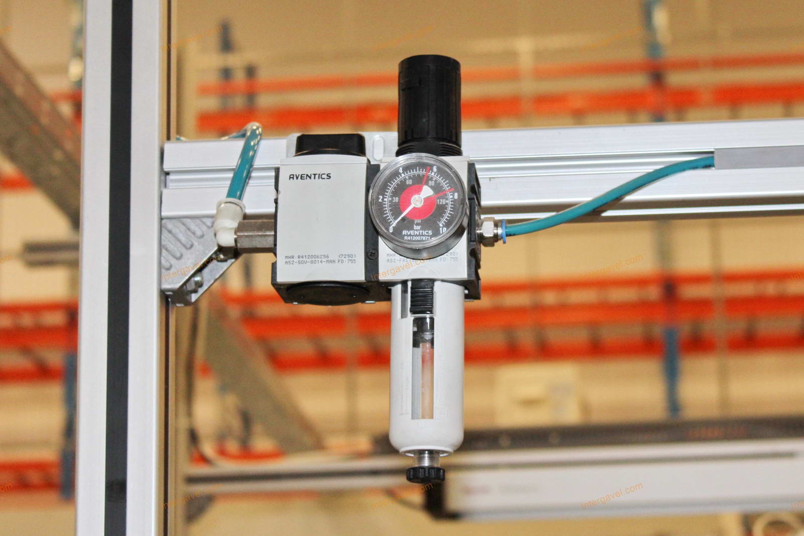 Szerelő munkahely 17