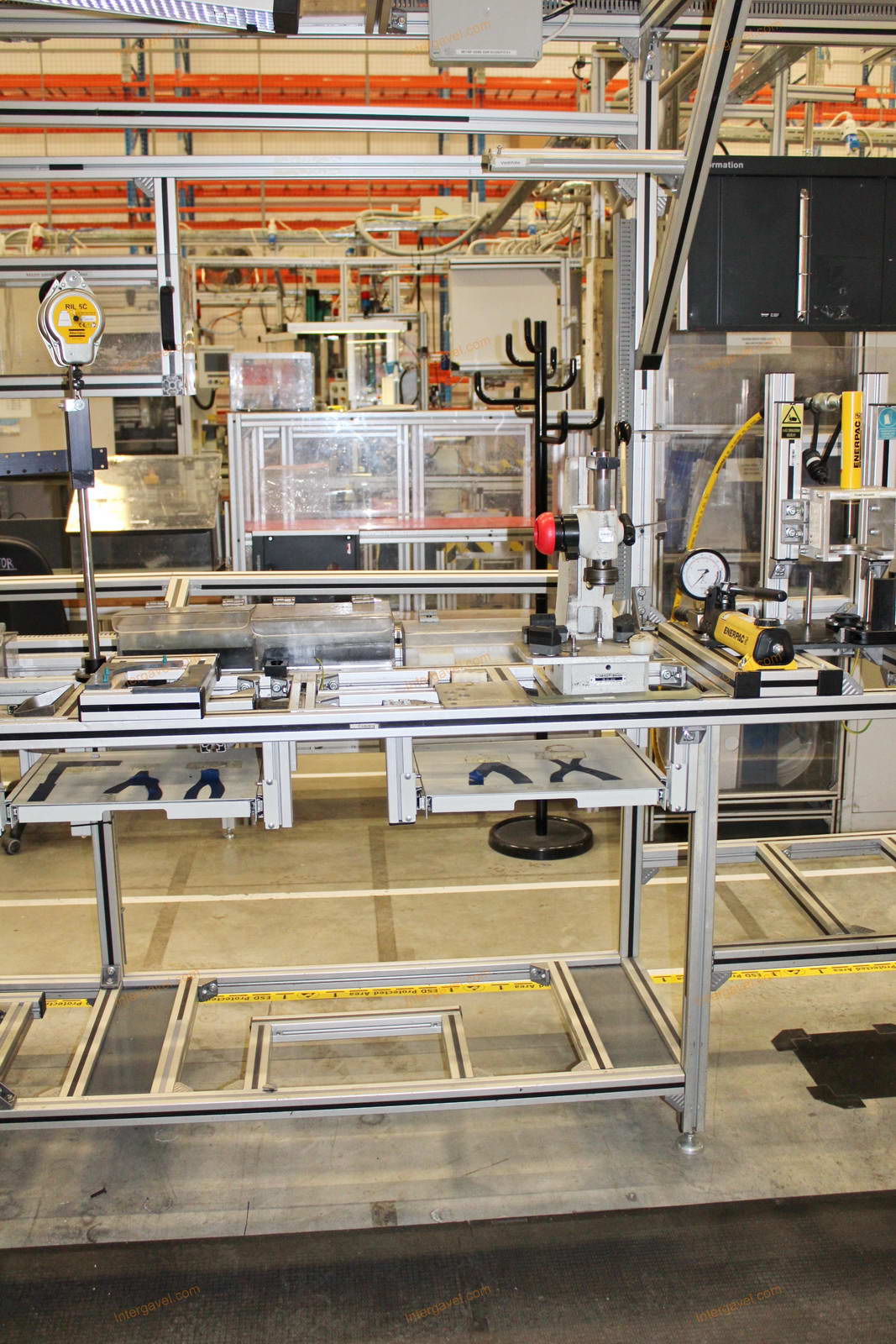 Szerelő munkahely 36