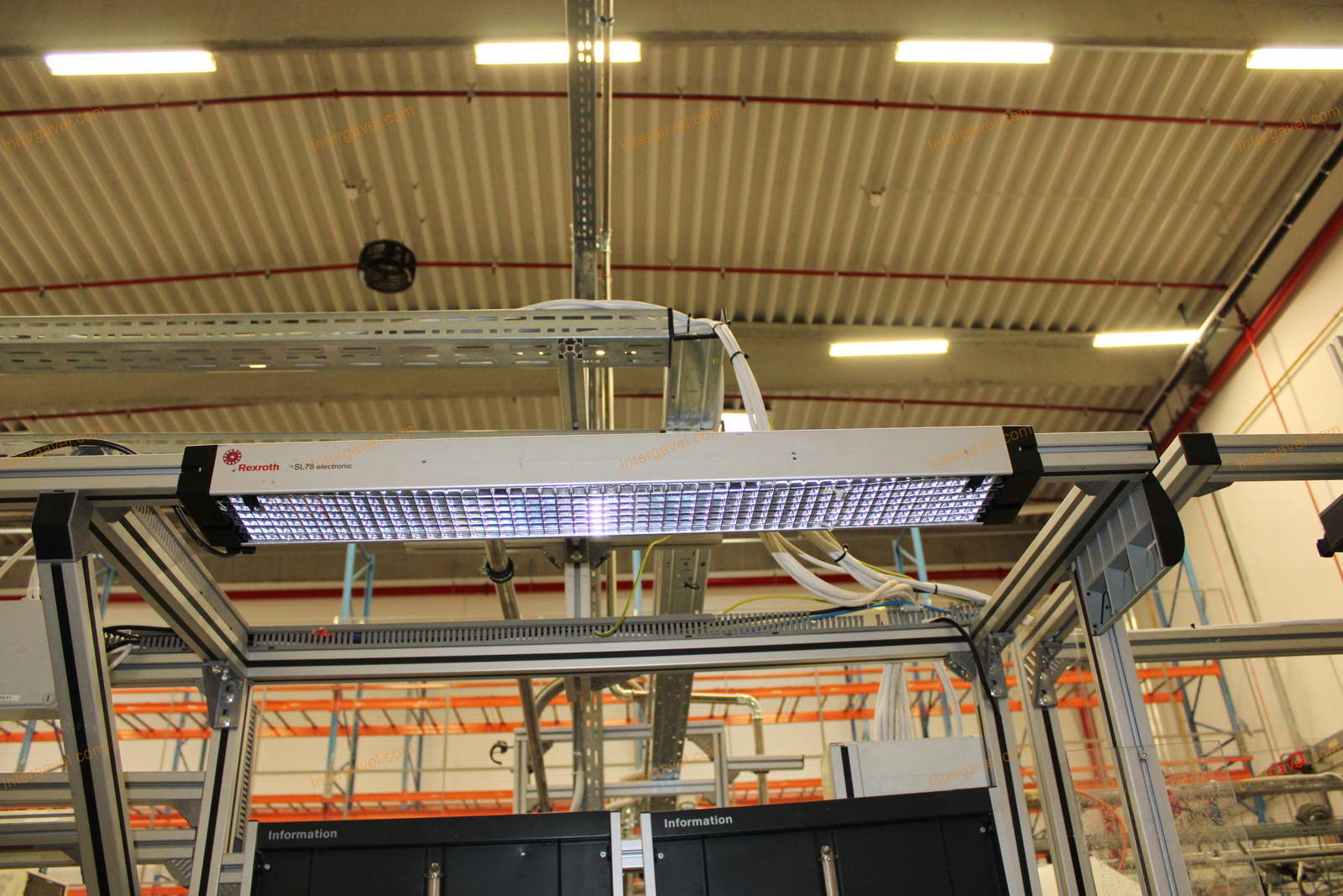 Szerelő munkahely 44