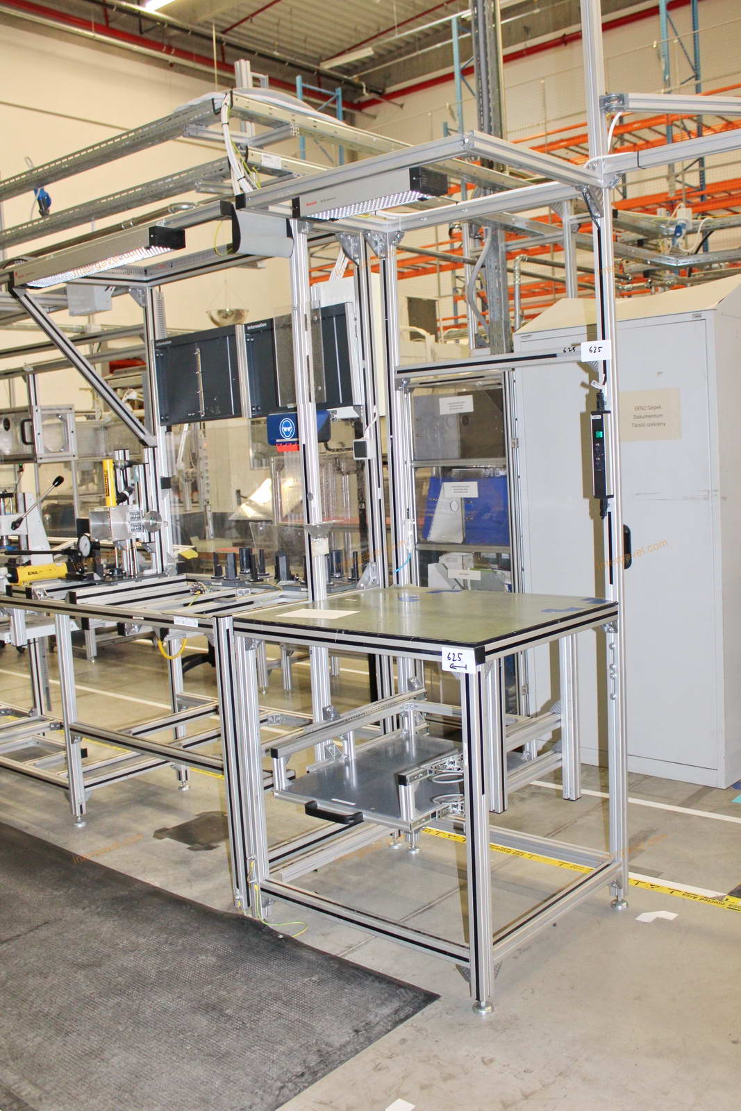 Szerelő munkahely 45