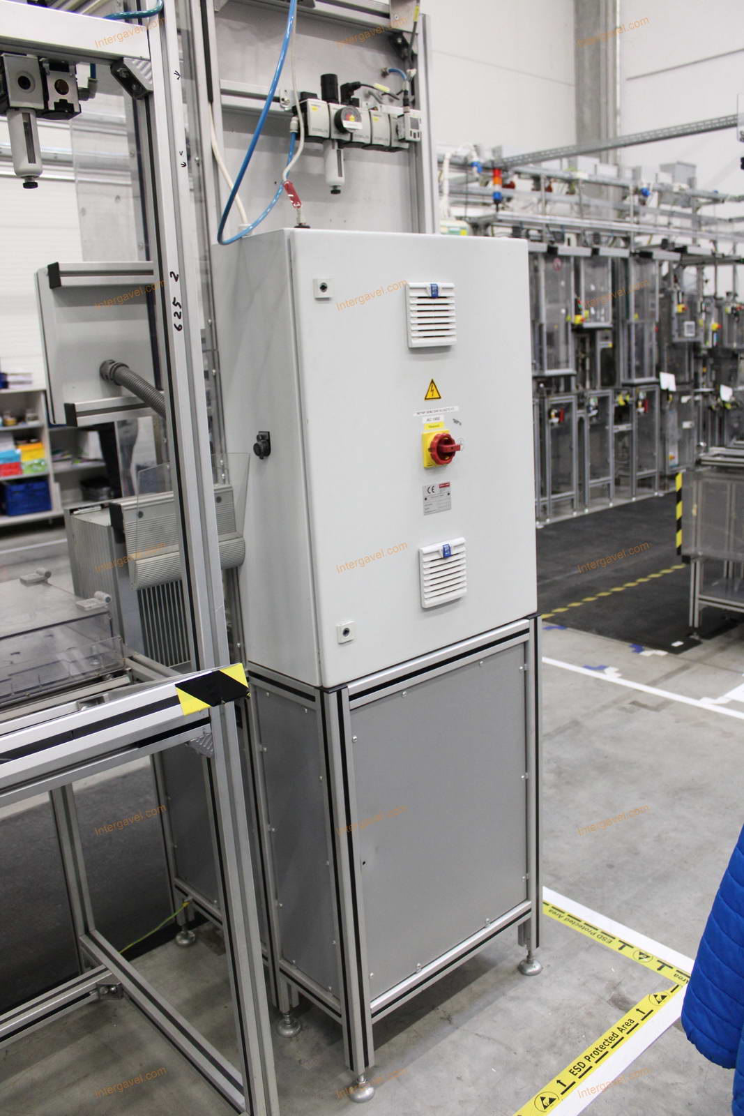 Szerelő munkahely 52