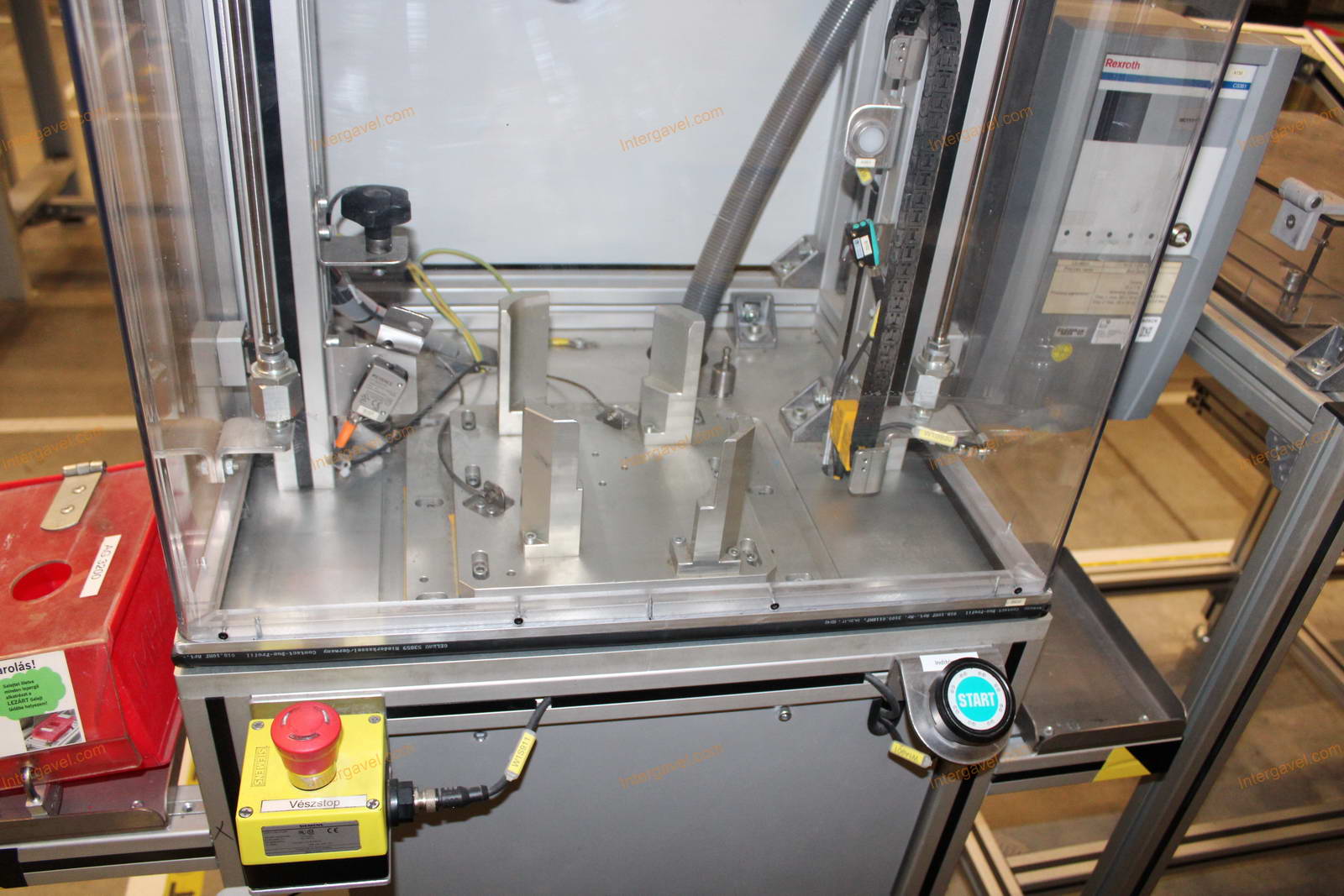 Szerelő munkahely 56