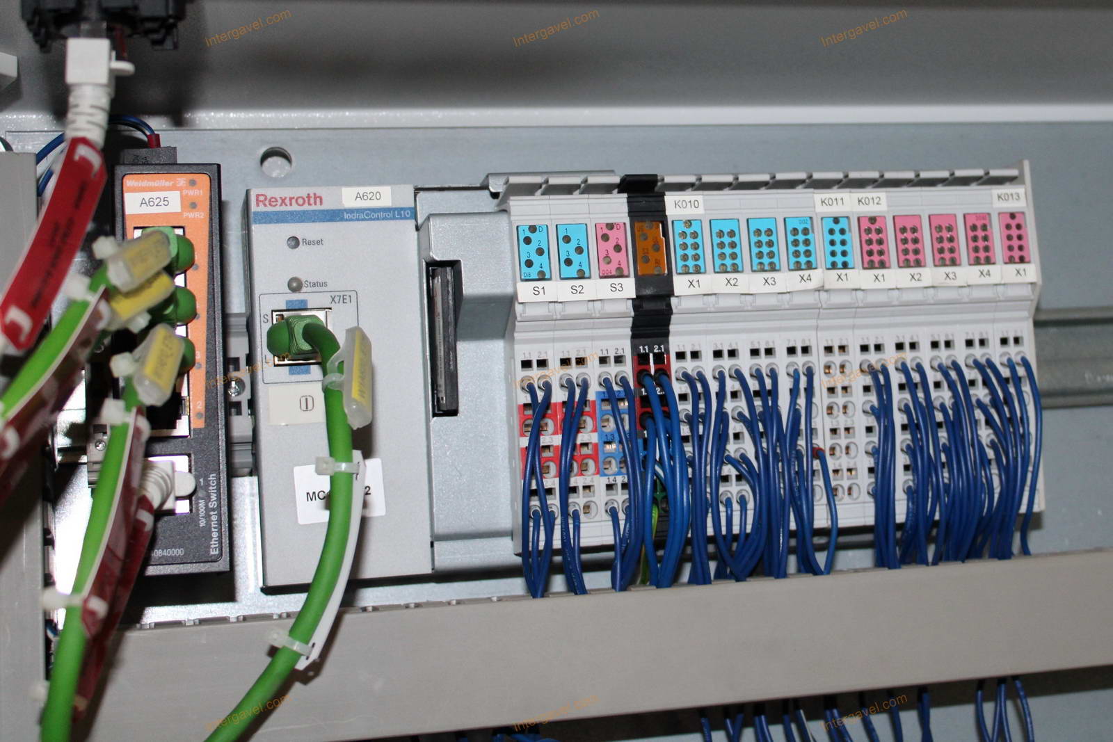 Szerelő munkahely 60