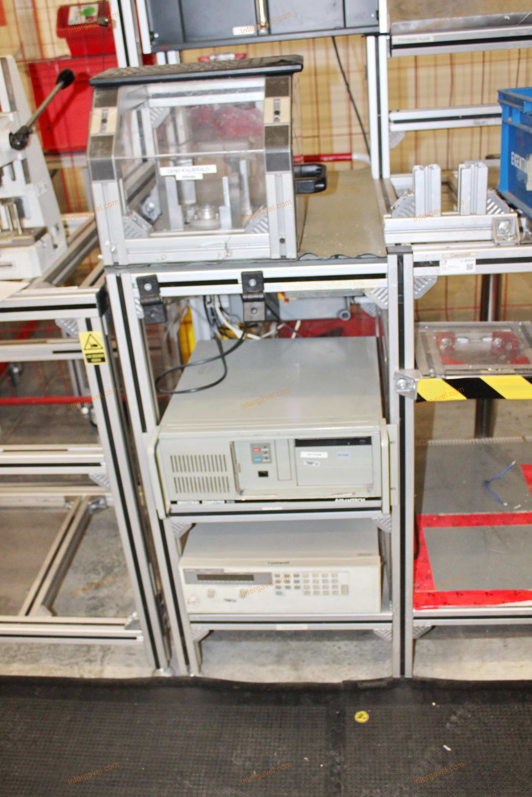 Szerelő munkahely 4