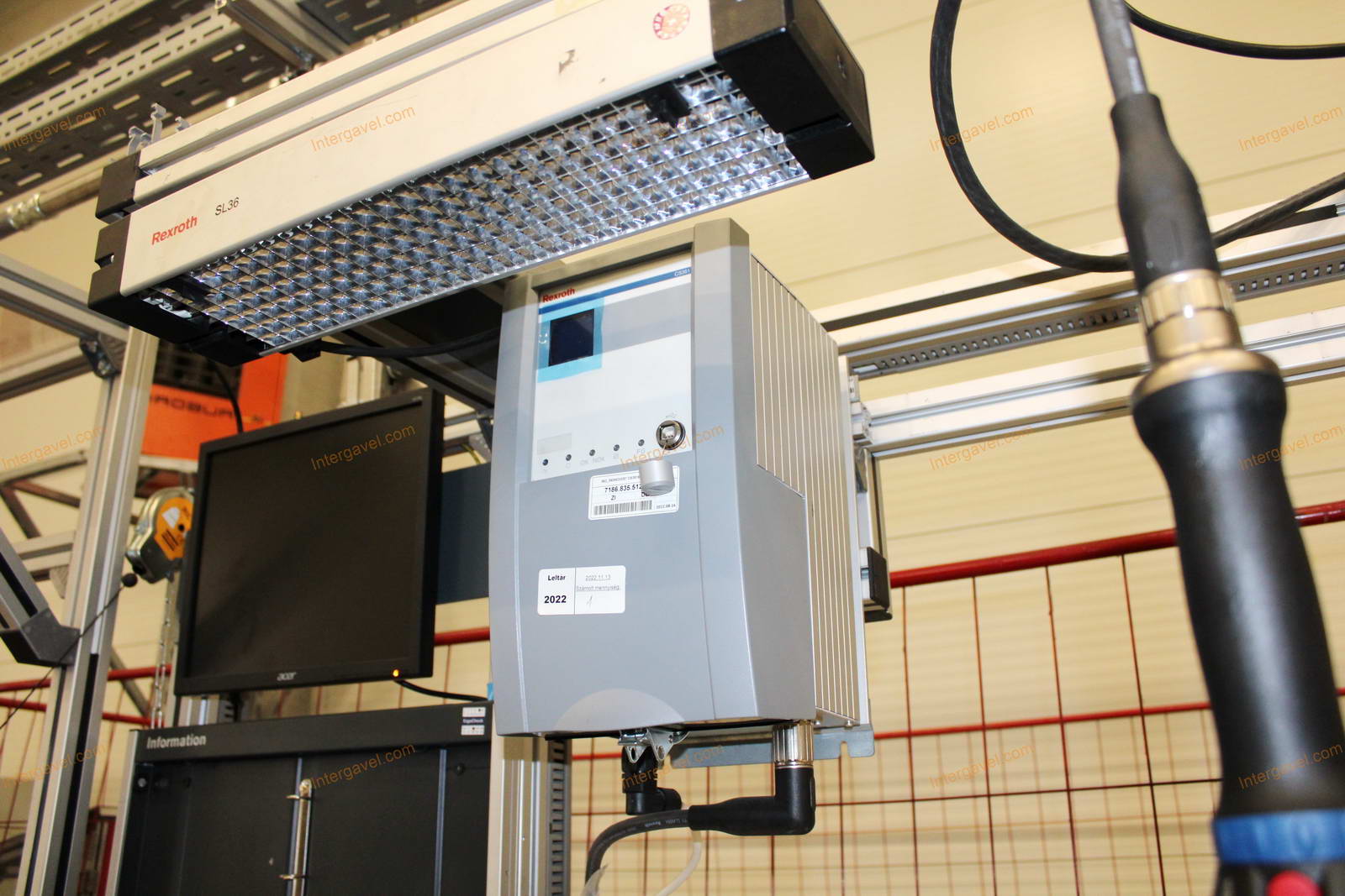 Szerelő munkahely 11