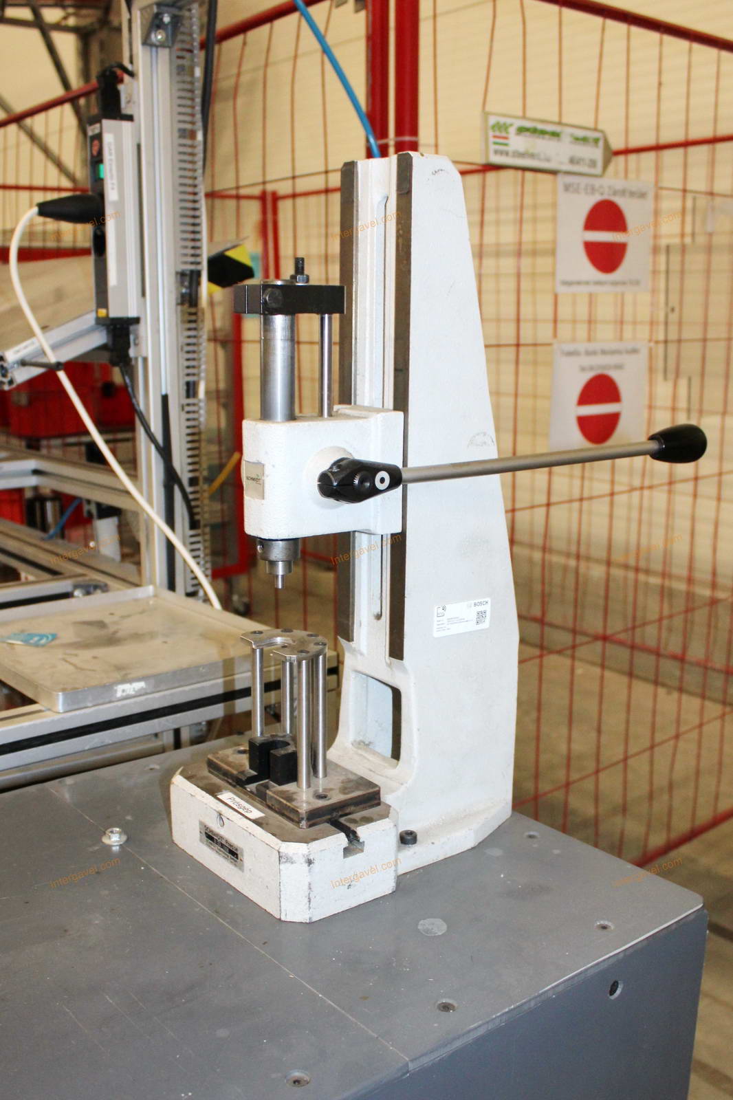 Szerelő munkahely 17