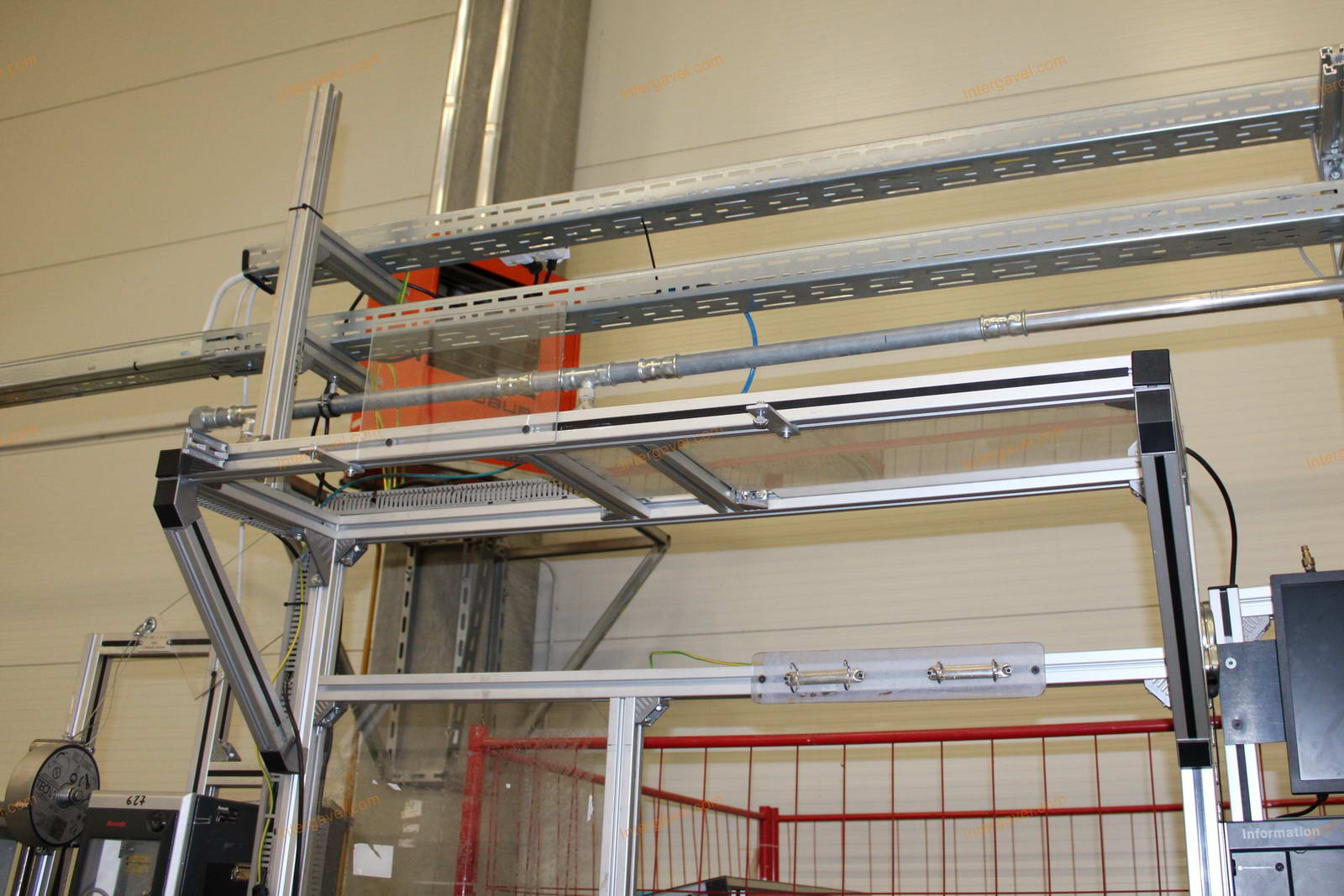 Szerelő munkahely 8