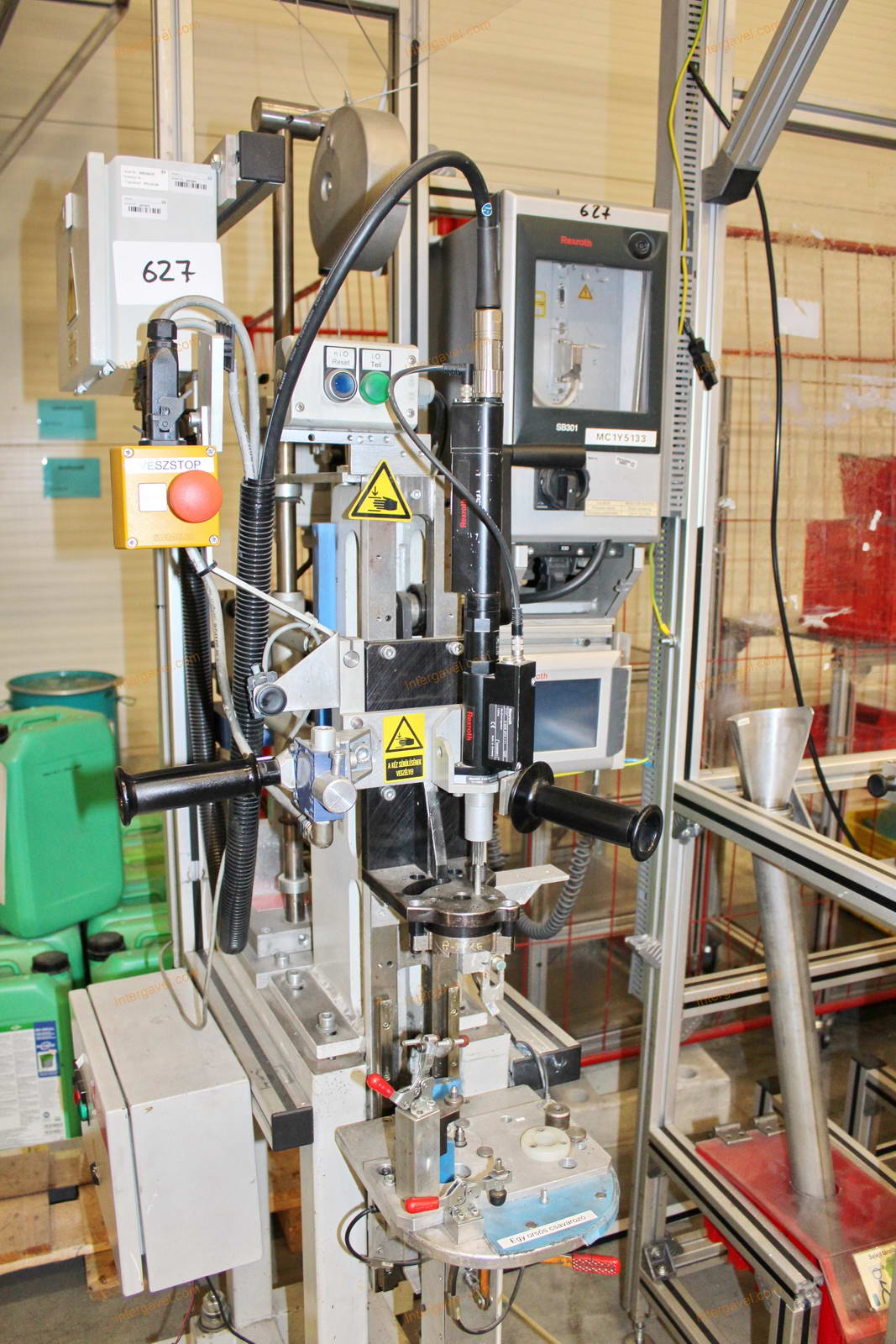 Szerelő munkahely 12