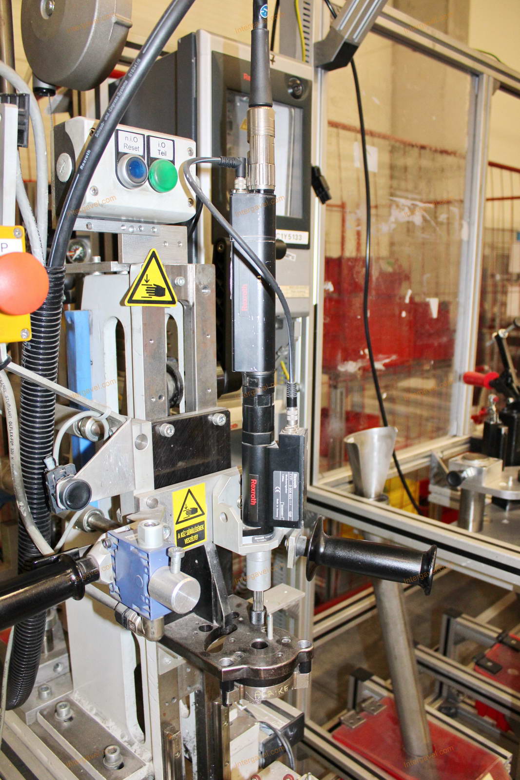 Szerelő munkahely 13