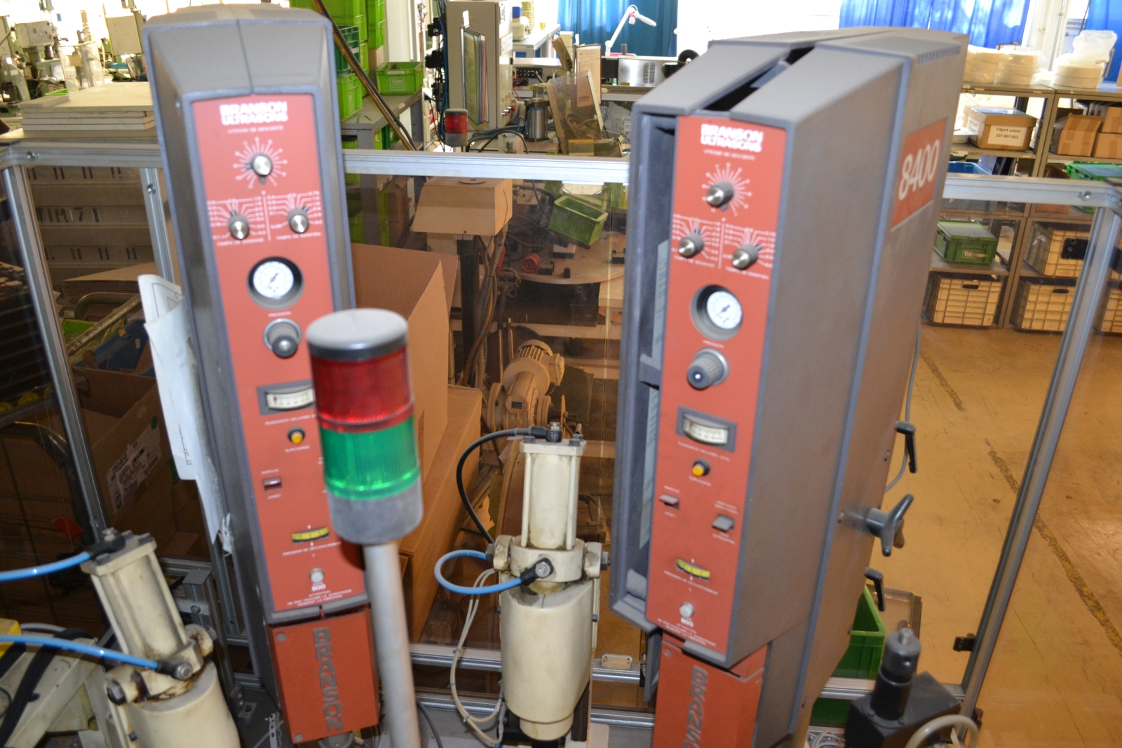 Összeszerelő gép 8