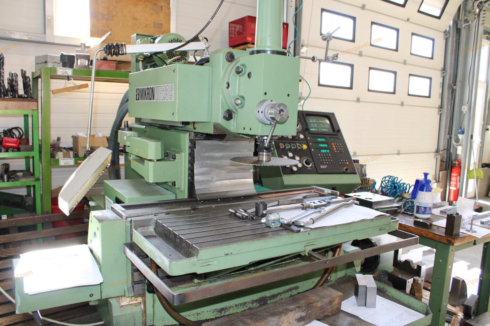 Milling machine 4