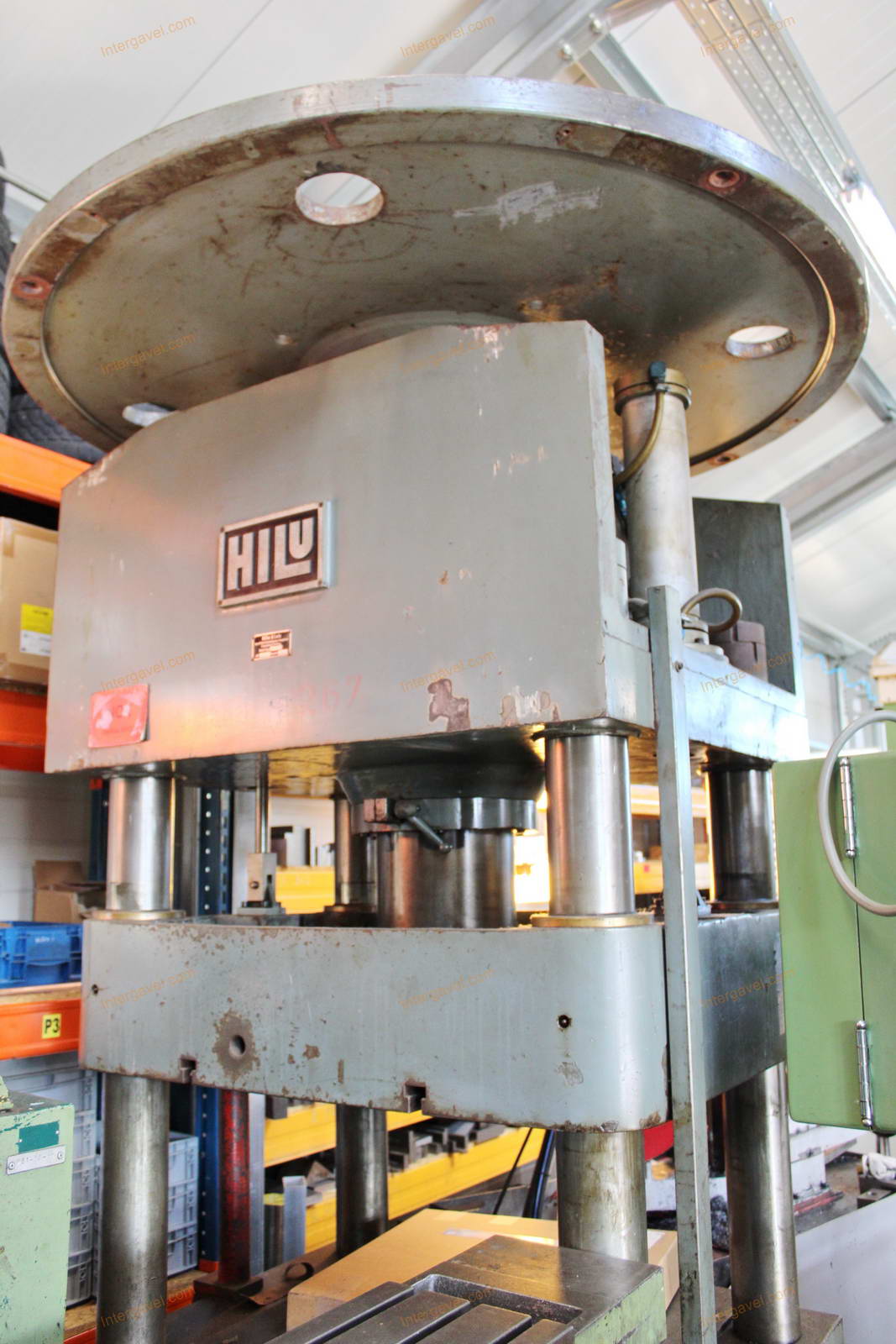 Four-pillar spindle press 3