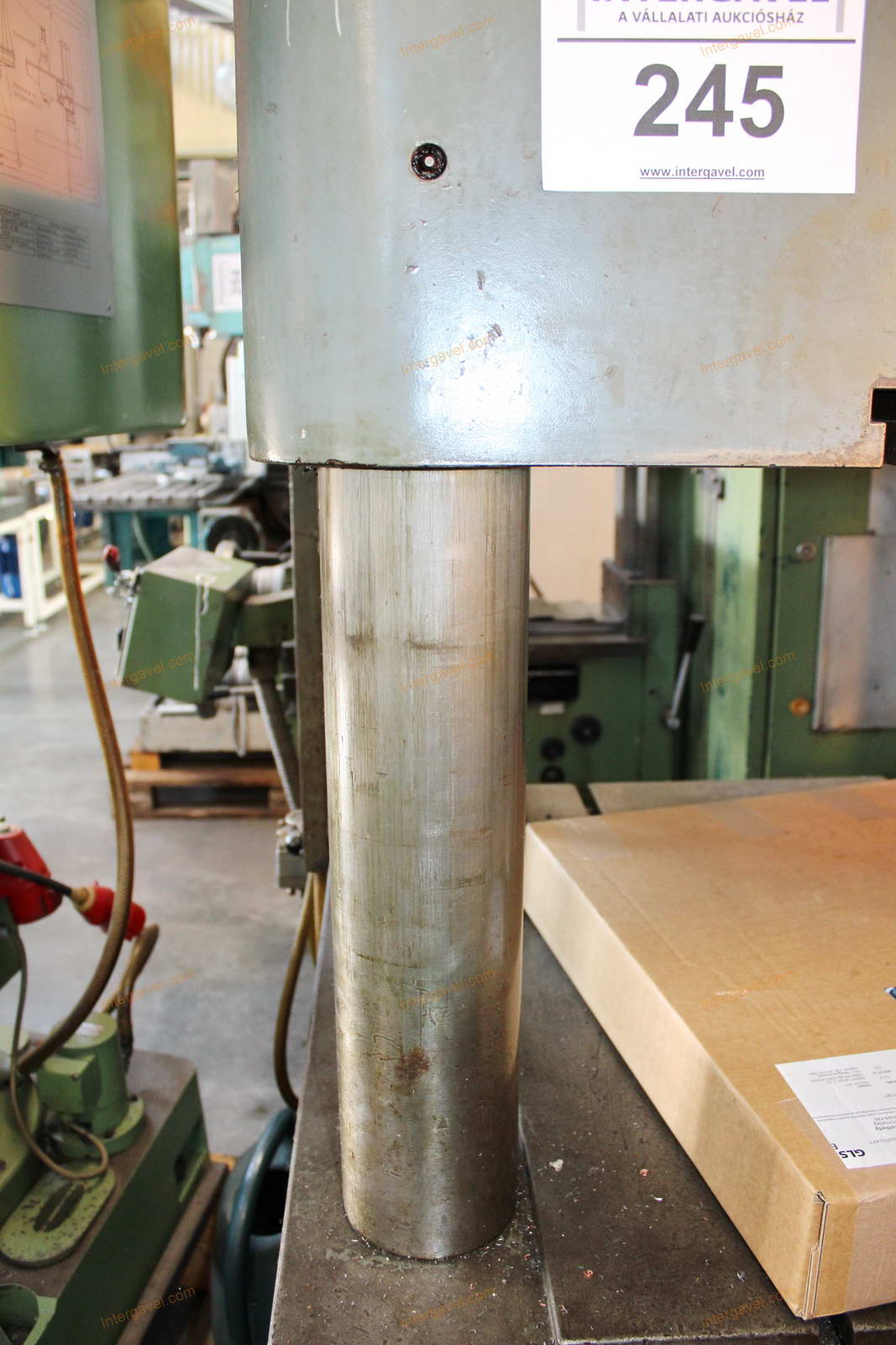 Four-pillar spindle press 12